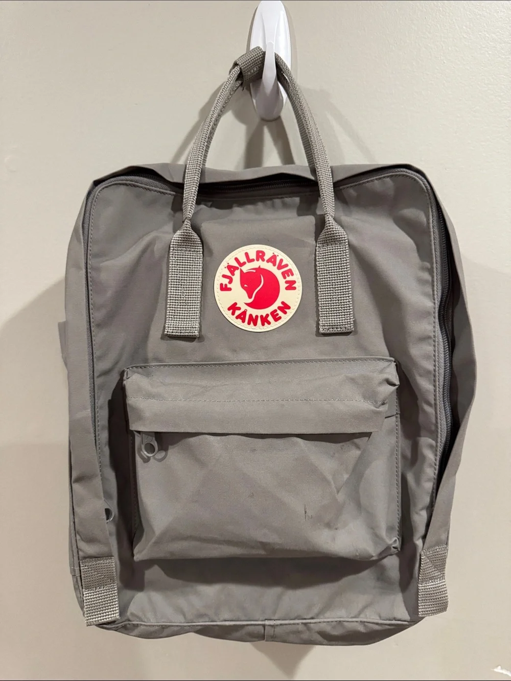 Fjallraven Kanken Everyday Outdoor Backpack in Fog - Gray